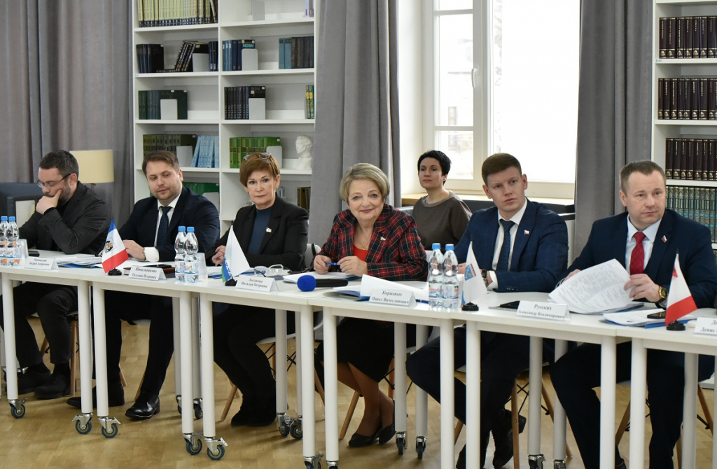 DEN_5318-Втекст.jpg