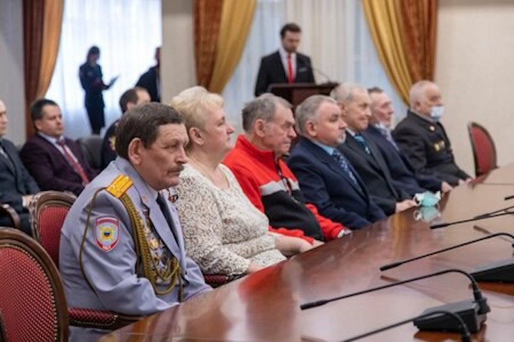400208800008_19499-2.jpg