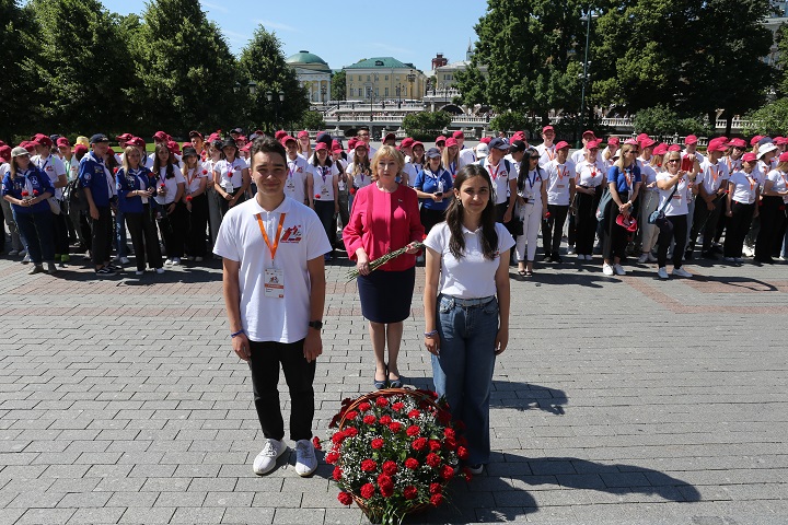 VLAD5742 2.jpg