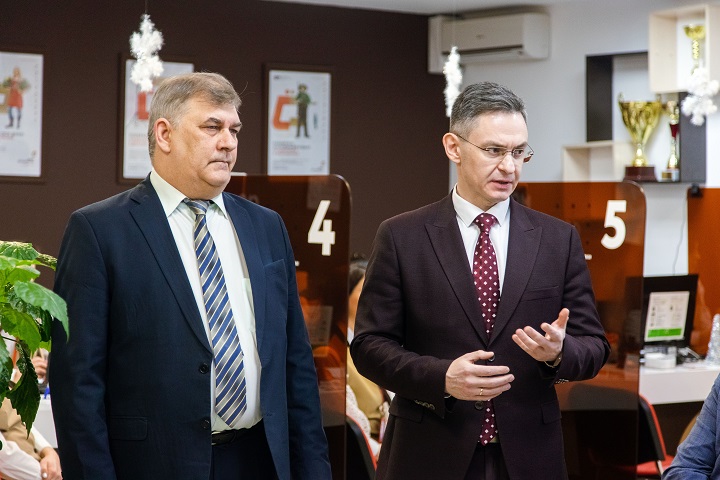 KUSL4299 2.jpg KUSL4299 2.jpg