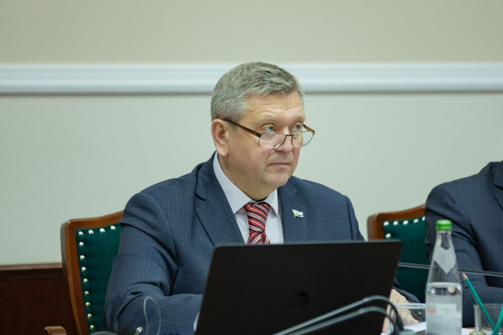 AIBR8973 2.jpg