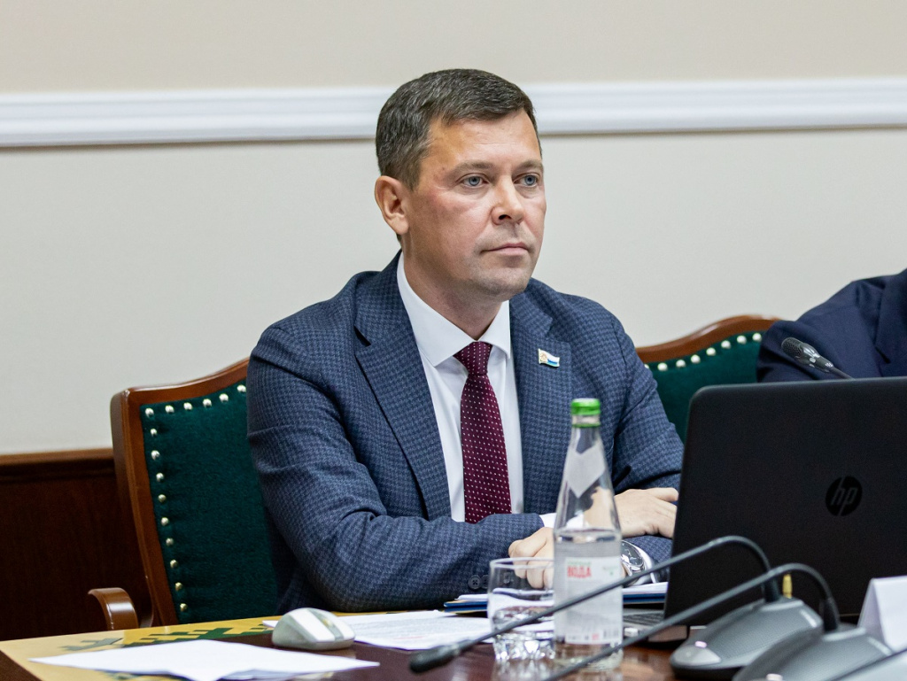 AIBR0035 2.jpg