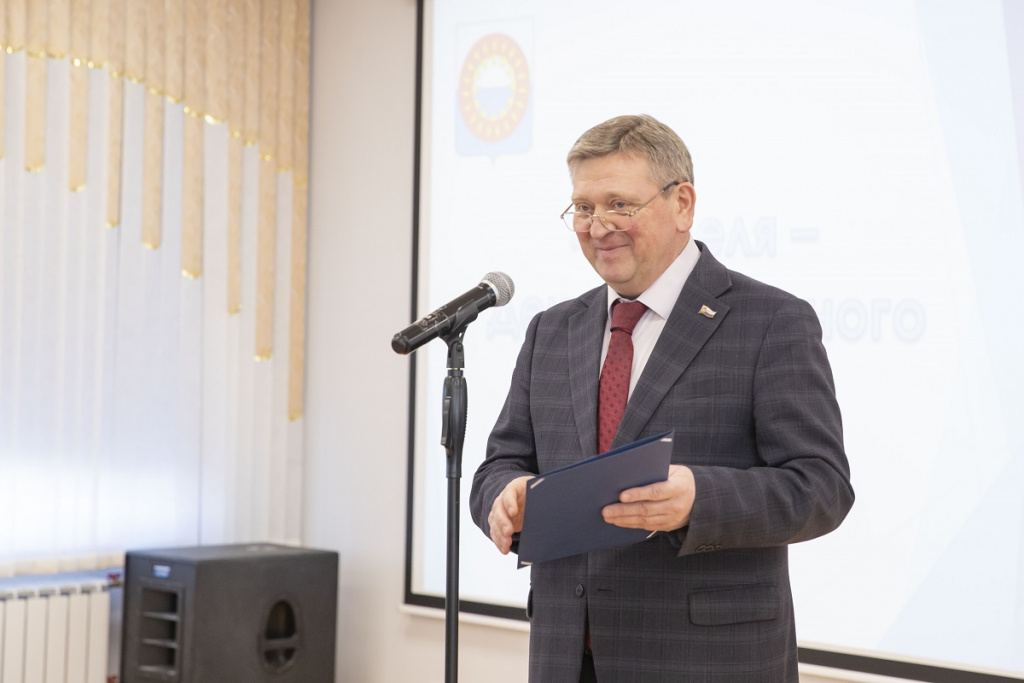 IIBR3641-Втекст.jpg IIBR3641-Втекст.jpg