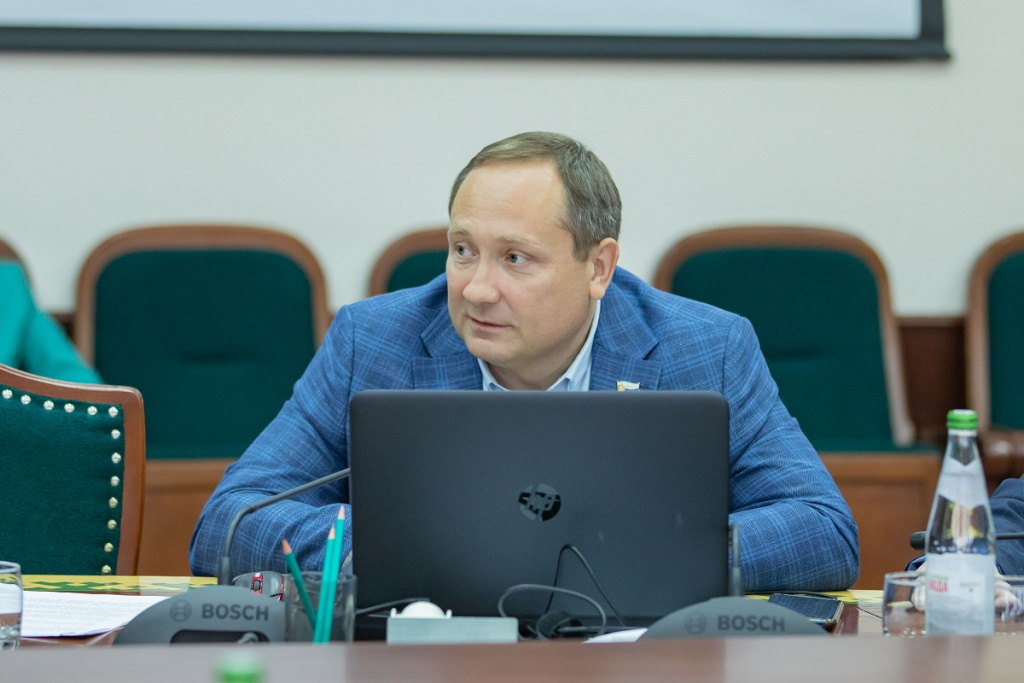 AIBR7763 2.jpg