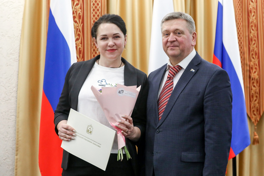 SHU_2003-Втекст.jpg SHU_2003-Втекст.jpg